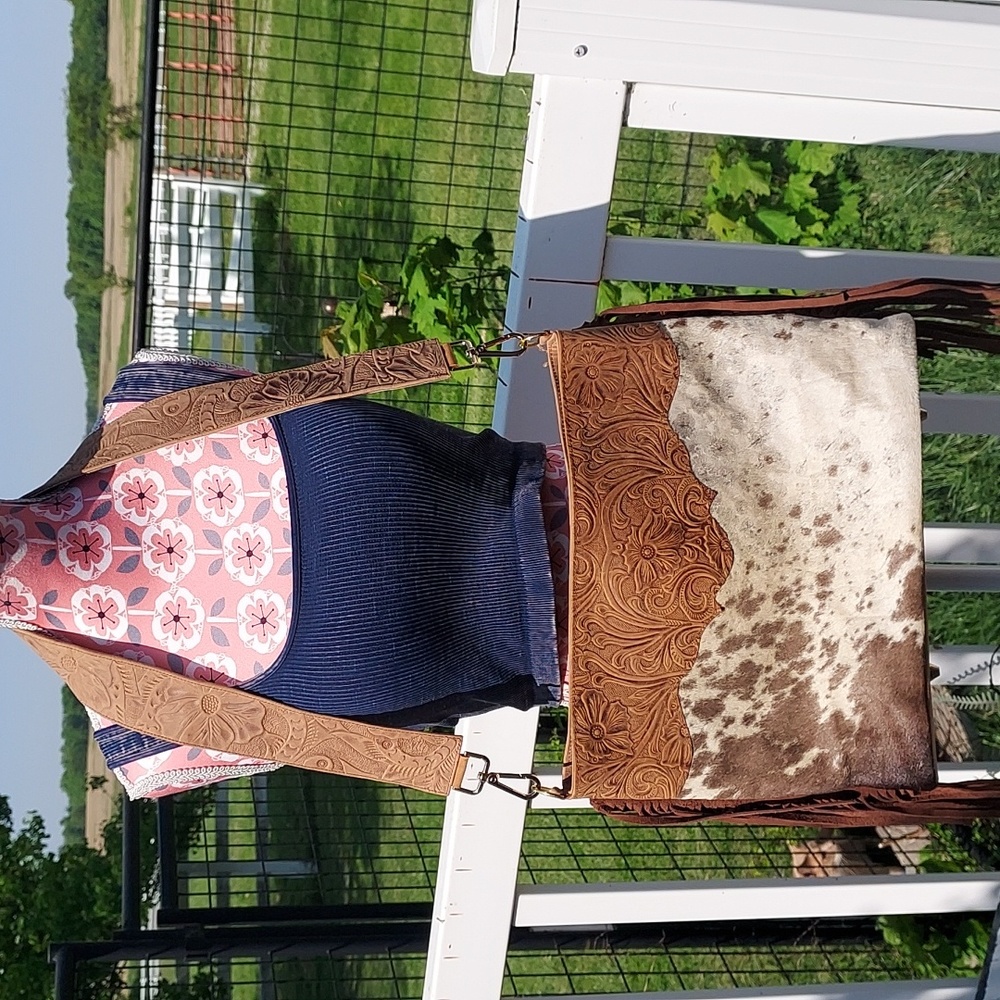 Native Dahlia Genuine Leather Bag..NWT